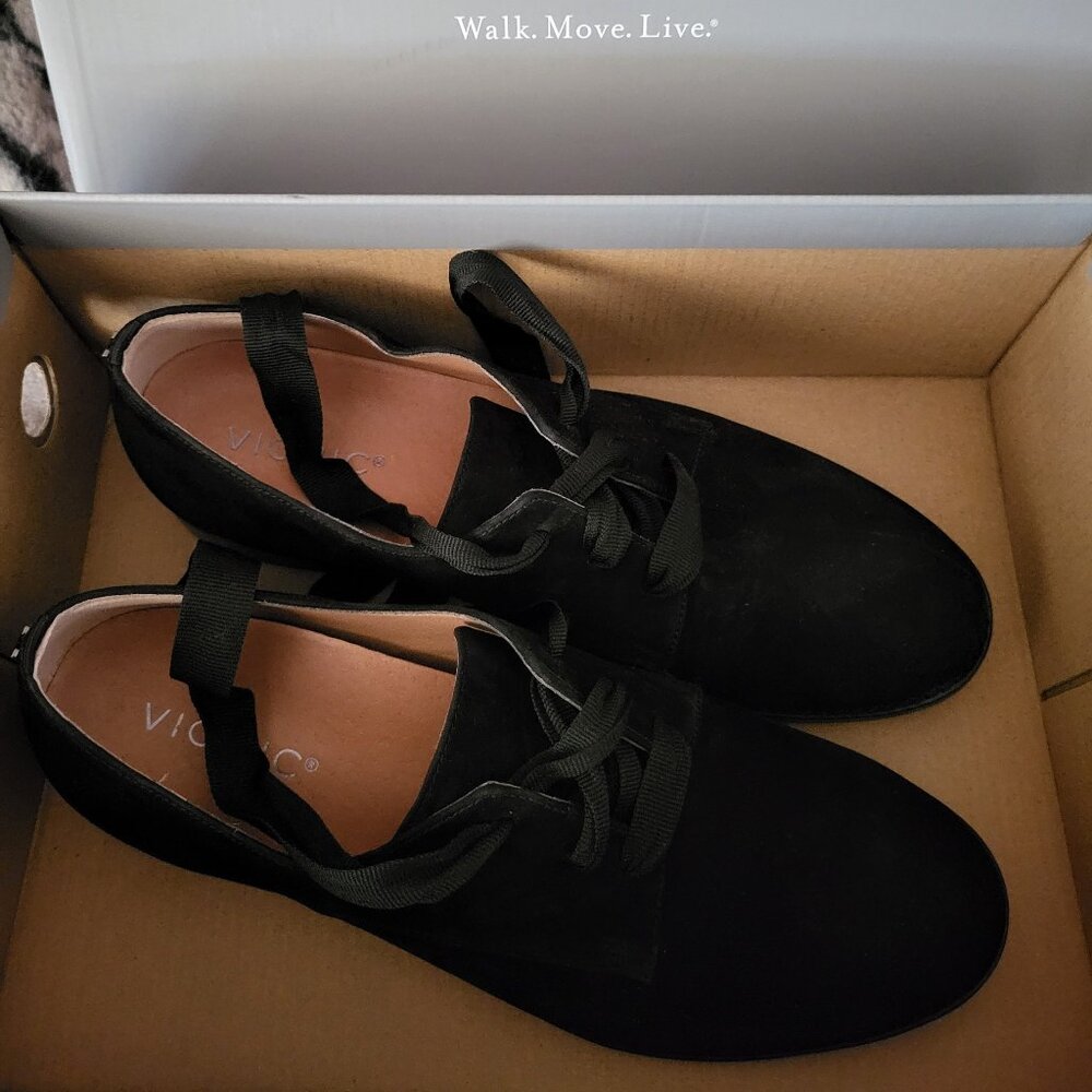 Evelyn Derby Vionic Shoes